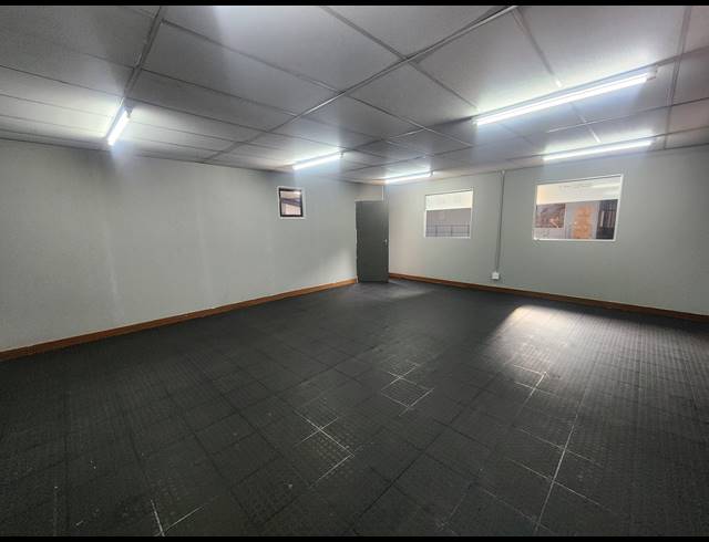 1,800M² WAREHOUSE TO LET IN WADEVILLE